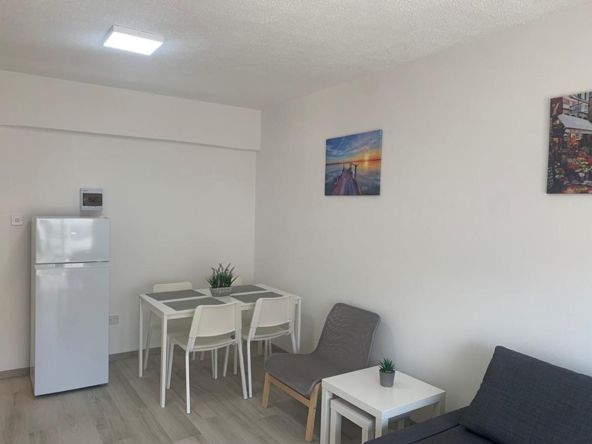 Prestige Worldwide Apartments Ayia Napa Bagian luar foto